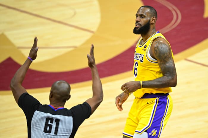 LeBron James Dec 6 2022